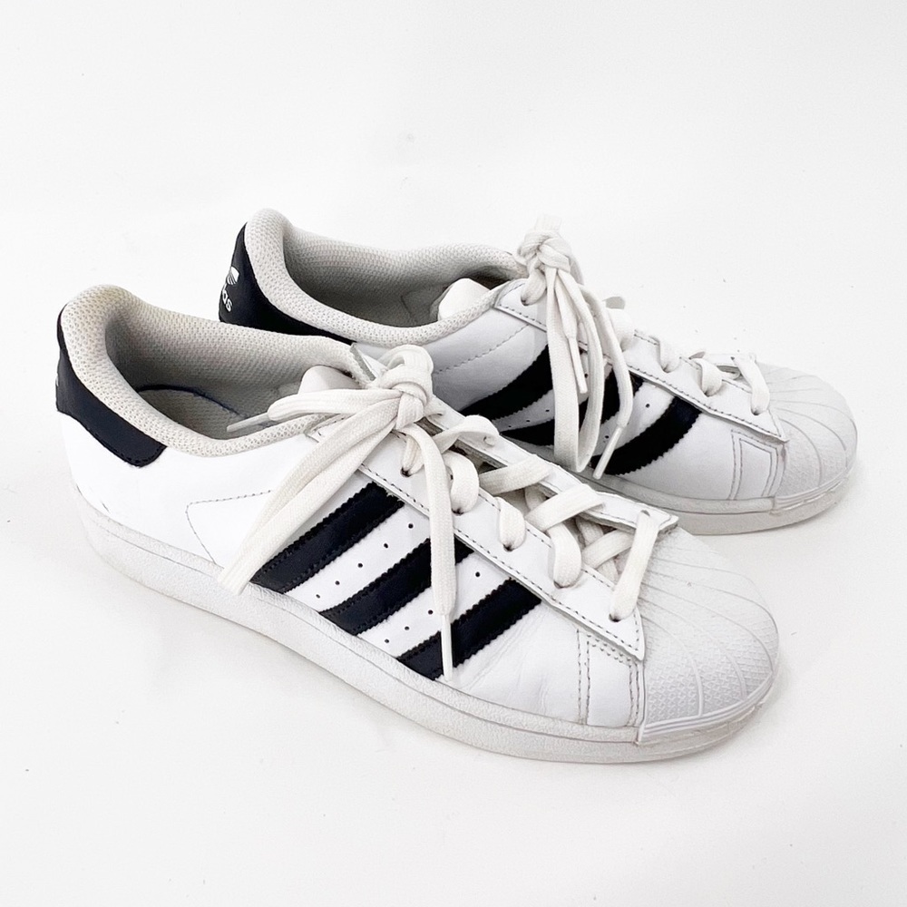 ✅ Adidas Superstar Sneakers‎ White Black Stripe Size 5.5